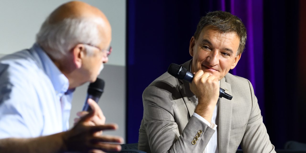 Le journaliste consultant